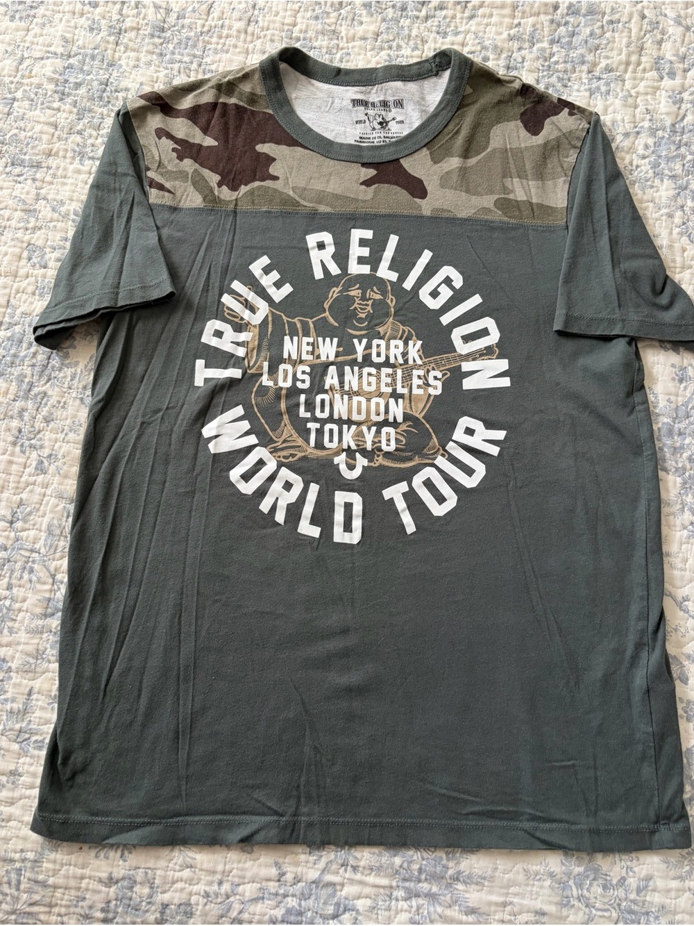 True Religion Men's Olive Green Graphic Tee with Camo Yoke size large